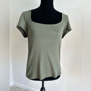 Women’s Old Navy Olive Ribbed Scoop Neck Tee